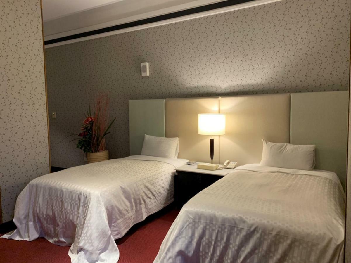 Li-Gin Motel Chiayi City Exterior foto
